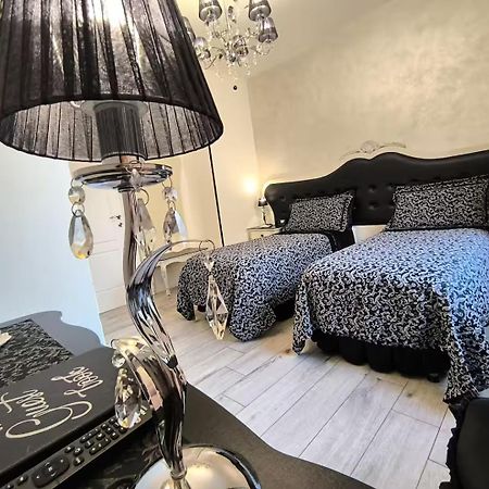 Alloggio Turistico Giulietta E Romeo - Intero Appartamento - Villafranca Di Verona, Zimmer, Holiday Rooms Exterior foto