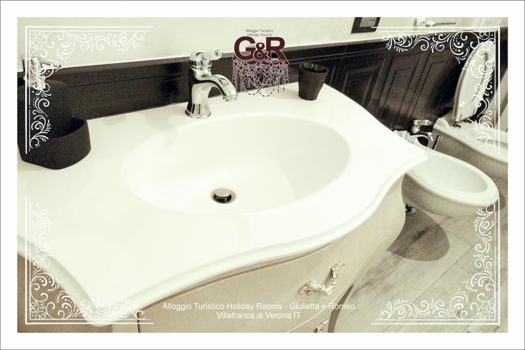 Alloggio Turistico Giulietta E Romeo - Intero Appartamento - Villafranca Di Verona, Zimmer, Holiday Rooms Exterior foto